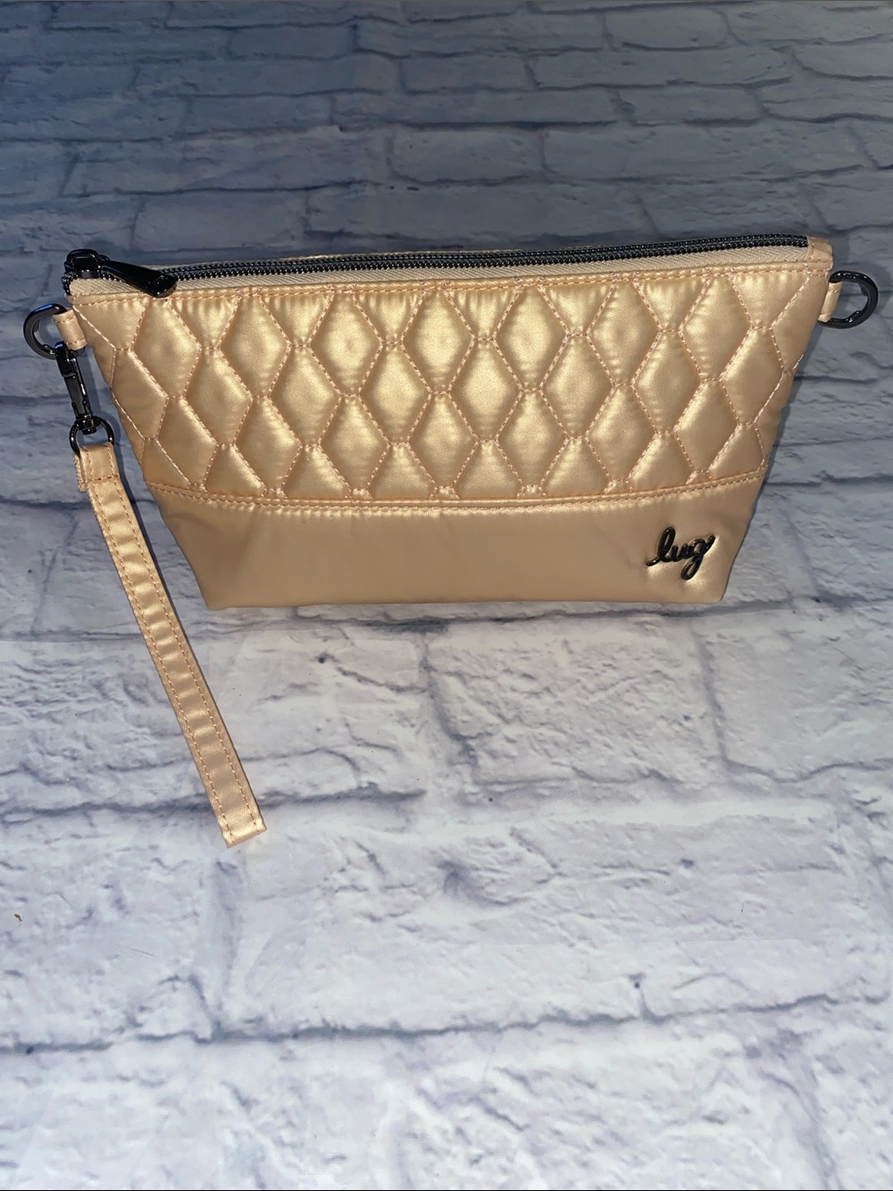 lug Shiplap Quilted Wristlet in Champagne